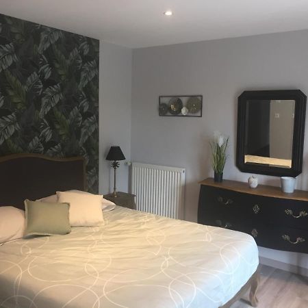 Cote Jardin Des Charmilles Bed & Breakfast Quettehou Exterior foto