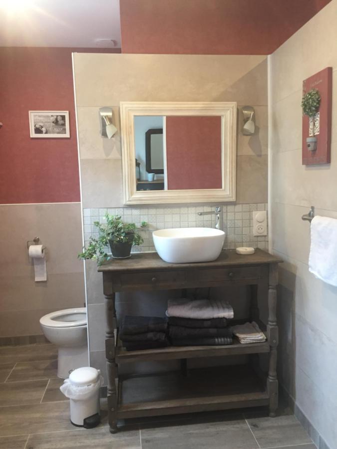Cote Jardin Des Charmilles Bed & Breakfast Quettehou Exterior foto