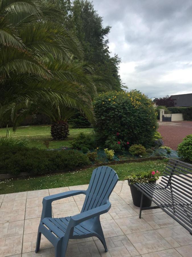Cote Jardin Des Charmilles Bed & Breakfast Quettehou Exterior foto